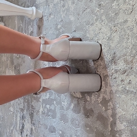 1908- Pelle Moda Platform Heels Women’s Sandals Size 7.5 NWT - Picture 6 of 10